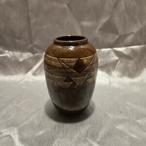 Native American Vase Signed, Sioux Pottery